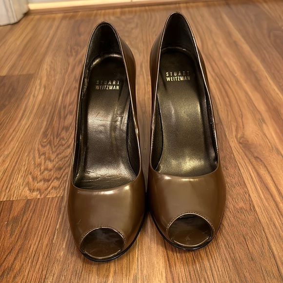 Brown Stuart Weitzman peep toe pumps size 6.5 - Picture 2 of 7